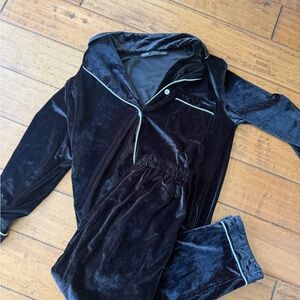 Velvet Pajama Set with Mint Piping - Black